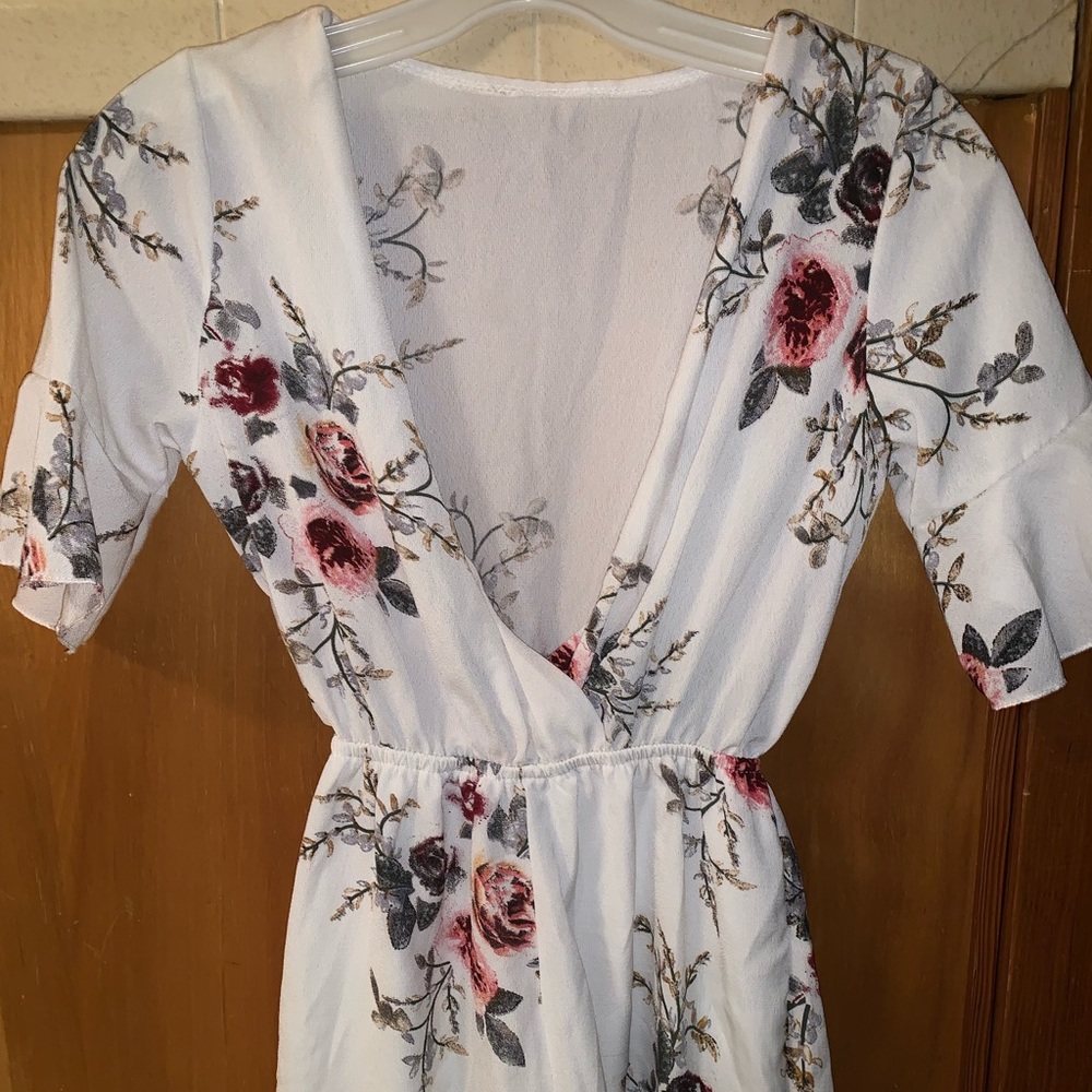 Romper - Picture 2 of 5